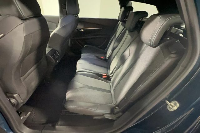 PEUGEOT 5008 usata, con Fendinebbia