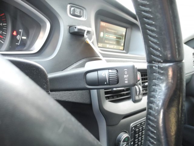 VOLVO V40 usata, con Kit antipanne