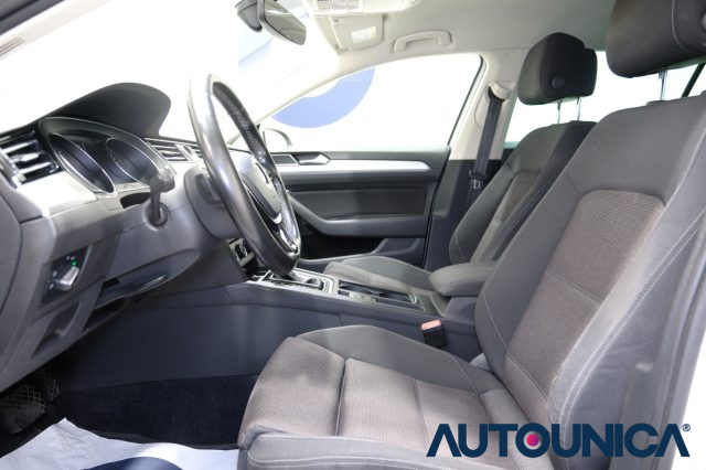 VOLKSWAGEN Passat Variant usata, con Sistema di navigazione