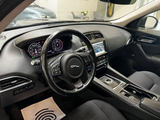 JAGUAR F-Pace usata, con Sensori di parcheggio posteriori