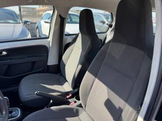 VOLKSWAGEN up! usata, con Autoradio