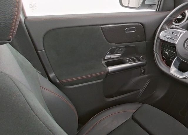 MERCEDES-BENZ GLA 200 usata, con Climatizzatore