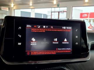 PEUGEOT 2008 usata, con Sedile posteriore sdoppiato