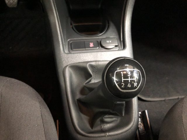 VOLKSWAGEN up! usata, con Autoradio digitale