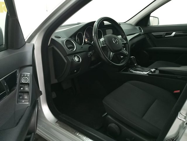 MERCEDES-BENZ 220 usata, con Regolazione elettrica sedili