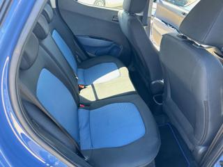 HYUNDAI i10 usata, con Sedile posteriore sdoppiato
