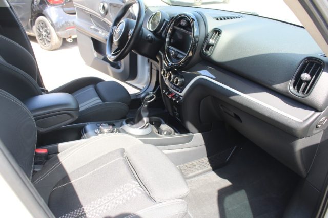 MERCEDES-BENZ E 220 usata, con Autoradio