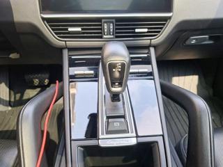 PORSCHE Cayenne usata, con Park Distance Control