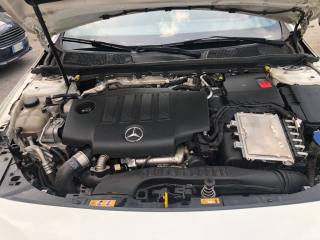 MERCEDES-BENZ CLA 200 usata, con Frenata d