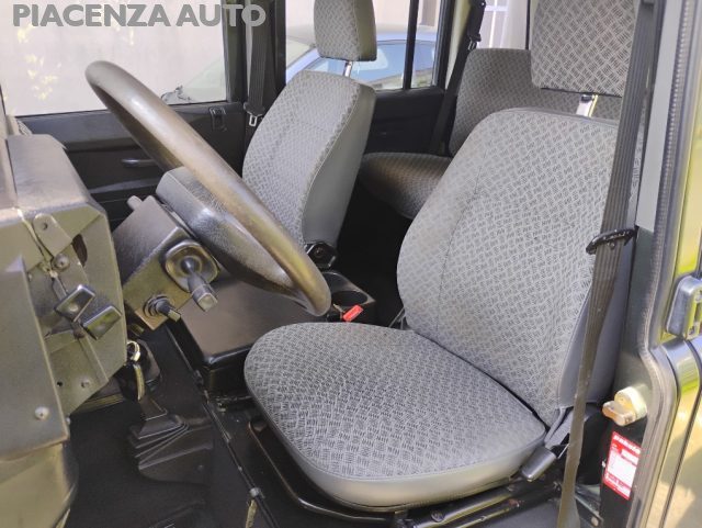 LAND ROVER Defender usata, con Fendinebbia