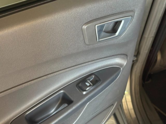 FORD Fiesta usata, con Airbag testa