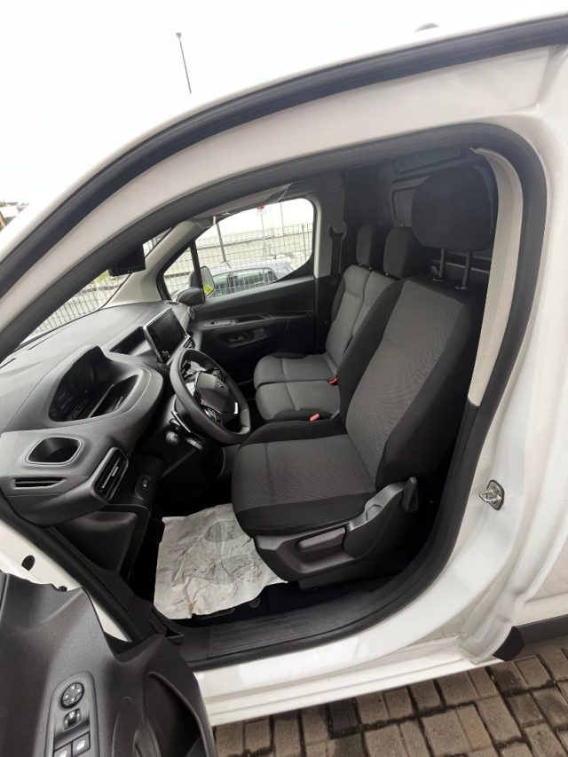 PEUGEOT Partner usata, con Autoradio digitale