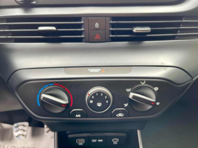 HYUNDAI Bayon usata, con Fari LED