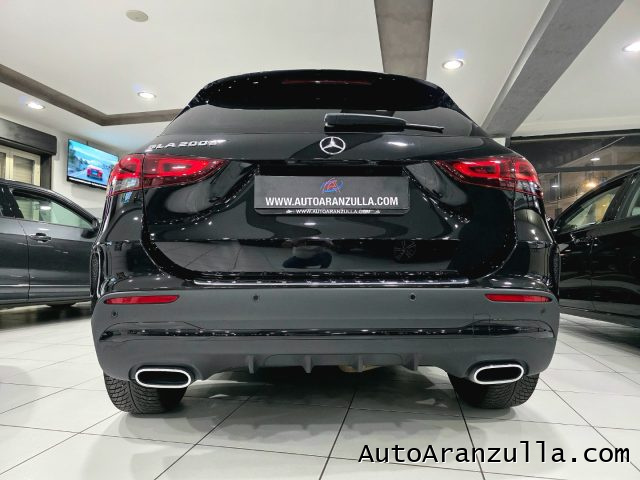 MERCEDES-BENZ GLA 200 usata, con Luci diurne LED