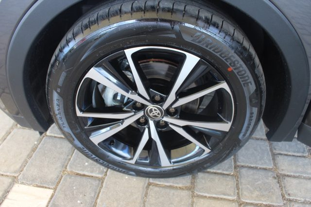 TOYOTA C-HR usata, con Sedile posteriore sdoppiato
