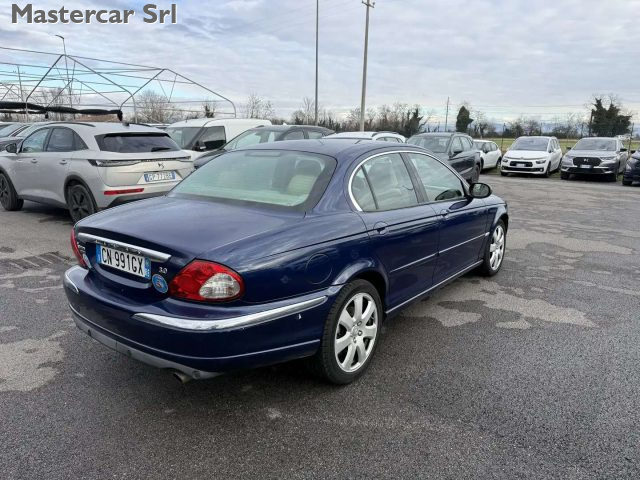 JAGUAR X-Type usata, con Autoradio