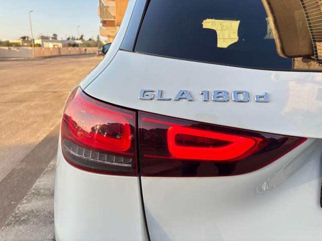 MERCEDES-BENZ GLA 180 usata, con Vivavoce