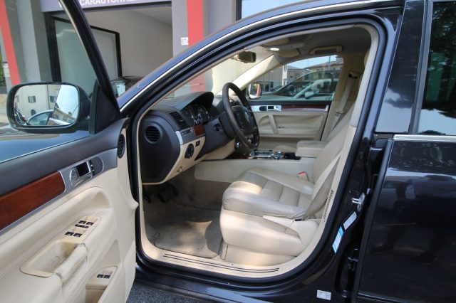 VOLKSWAGEN Touareg usata, con Interni in pelle