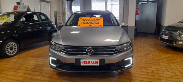 VOLKSWAGEN Passat usata, con Airbag