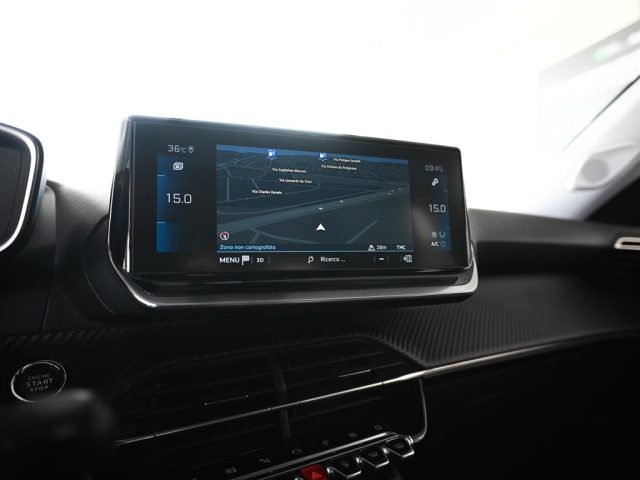 PEUGEOT 2008 usata, con Leve al volante