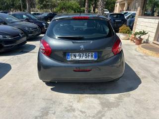 PEUGEOT 208 usata, con Alzacristalli elettrici