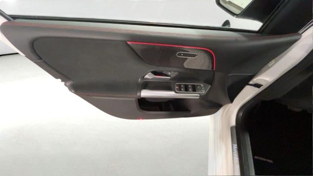 MERCEDES-BENZ B 200 usata, con Vetri oscurati