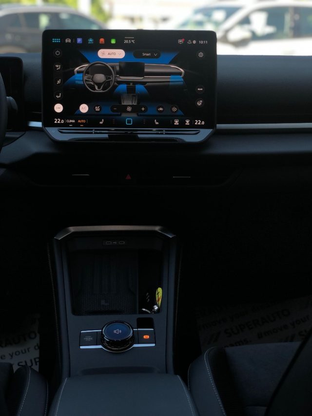 VOLKSWAGEN T-Roc usata, con Volante in pelle