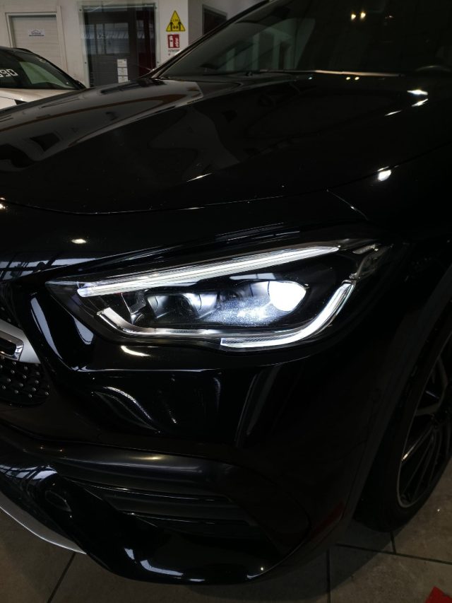 MERCEDES-BENZ GLA 200 usata, con Fari LED