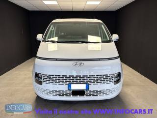 HYUNDAI Staria usata, con Fari LED