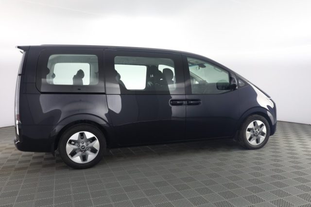 HYUNDAI Staria usata 2