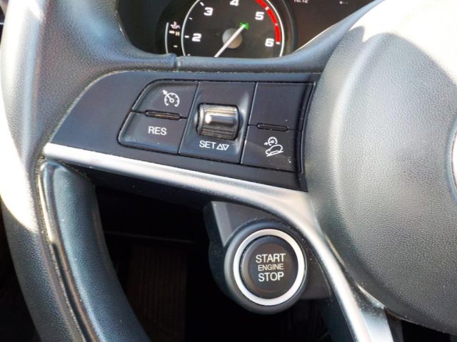 ALFA ROMEO Stelvio usata, con Sensore di luce