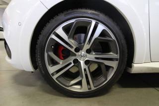 PEUGEOT 208 usata, con Volante in pelle