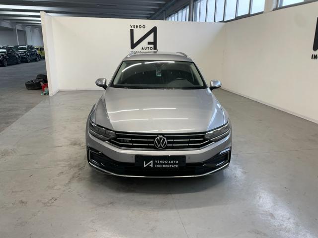 VOLKSWAGEN Passat Variant usata, con Airbag