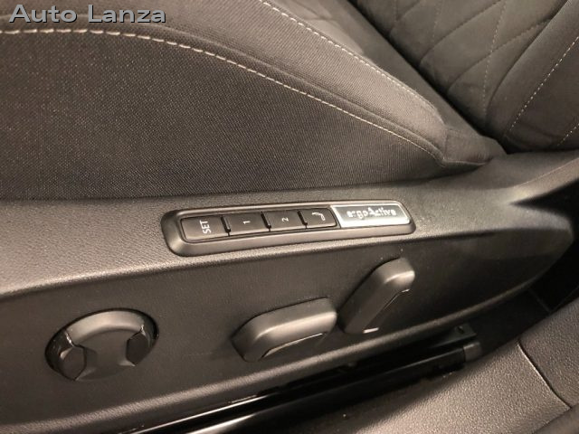 VOLKSWAGEN Golf usata, con Controllo automatico clima