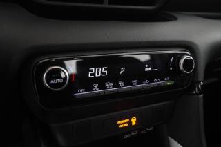 TOYOTA Yaris usata 8