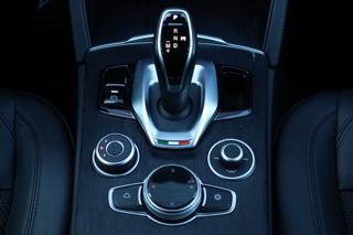 ALFA ROMEO Stelvio usata, con Chiamata automatica per emergenze