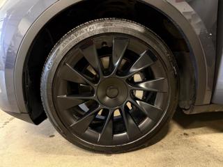 TESLA Model Y usata, con Fari Xenon