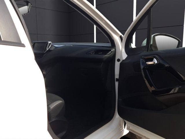 PEUGEOT 208 usata, con Vivavoce