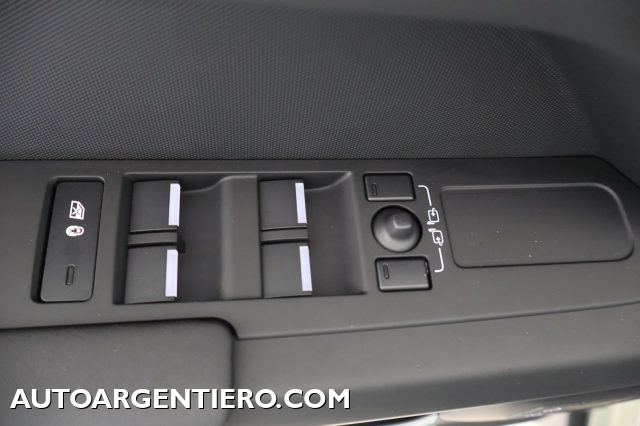 LAND ROVER Defender usata, con Vetri oscurati