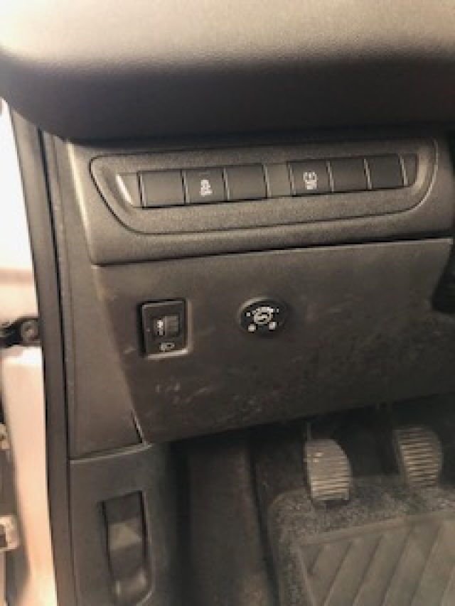 PEUGEOT 208 usata, con Servosterzo