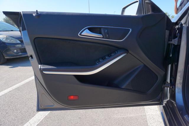 MERCEDES-BENZ CLA 180 usata, con Sedile posteriore sdoppiato