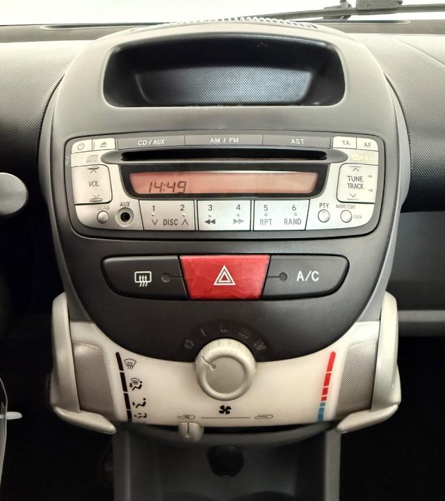 TOYOTA Aygo usata 15