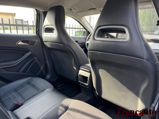 MERCEDES-BENZ GLA 180 usata, con Climatizzatore