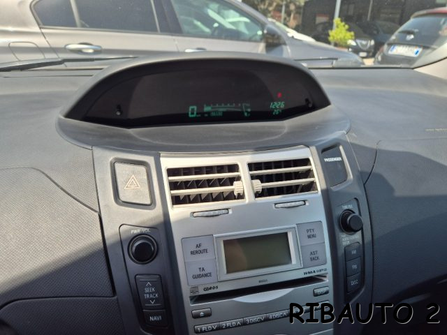 TOYOTA Yaris usata, con Volante in pelle