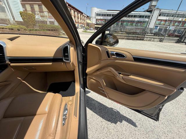 PORSCHE Cayenne usata, con Sedile posteriore sdoppiato