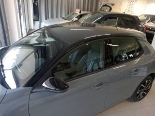 OPEL Corsa usata, con Touch screen