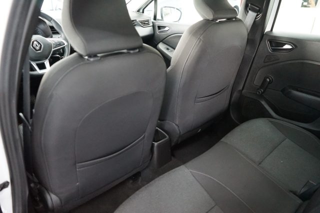 RENAULT Clio usata, con Hill holder