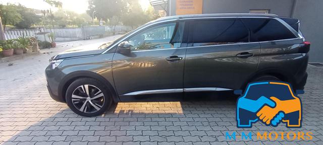 PEUGEOT 5008 usata, con Cerchi in lega