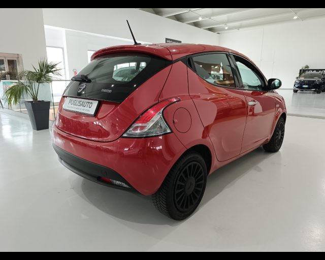 LANCIA Ypsilon usata, con Autoradio