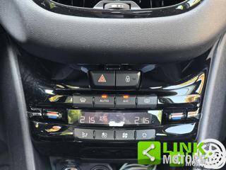 PEUGEOT 208 usata, con USB